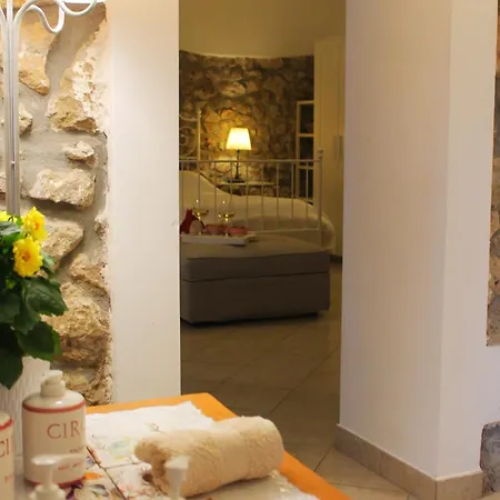 Circeii Apartment